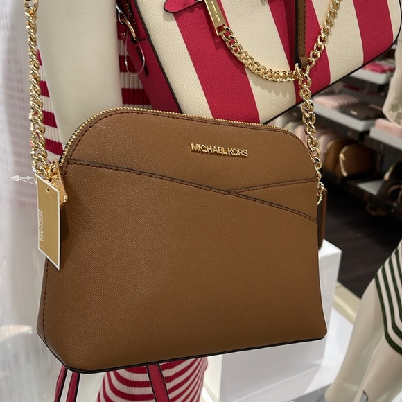 MICHAEL KORS 
Jet Set Travel Medium Dome Crossbody Bag XCROSS XBODY
Luggage 
NWT - Picture 14 of 16